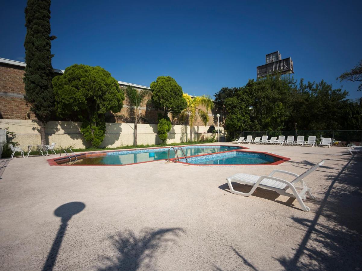 Capital O 88 Inn San Nicolás de los Garzas Dış mekan fotoğraf