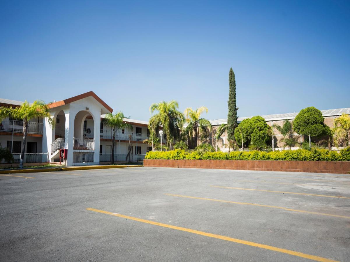 Capital O 88 Inn San Nicolás de los Garzas Dış mekan fotoğraf